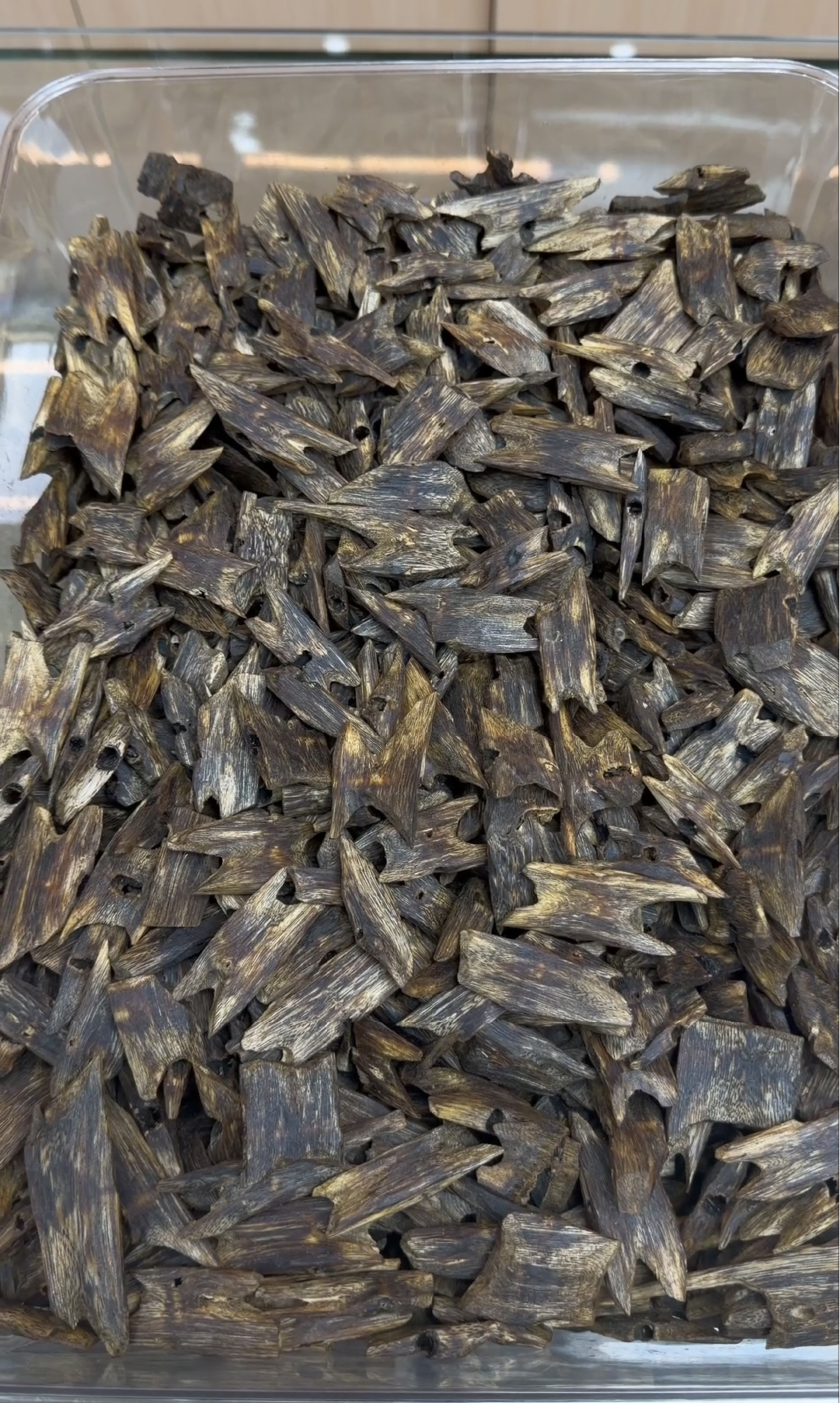 图片6 Red Oil Particle Agarwood Chips (High-Oil, Insect-Free / Red Oil Shells) - Image 1